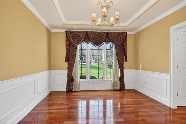 18 Manchester Dr, Wrentham, MA 02093