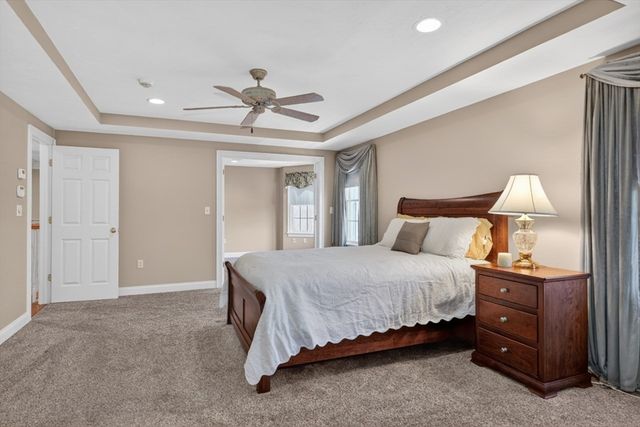 18 Manchester Dr, Wrentham, MA 02093