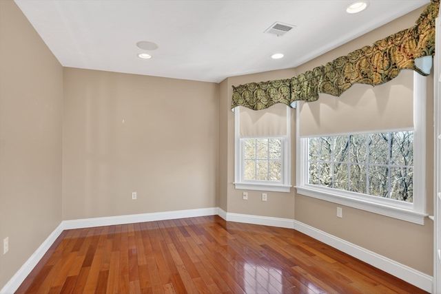 18 Manchester Dr, Wrentham, MA 02093