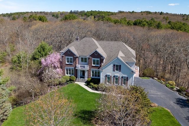 18 Manchester Dr, Wrentham, MA 02093