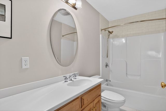 18 Manchester Dr, Wrentham, MA 02093