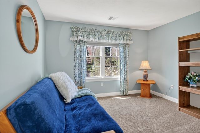 18 Manchester Dr, Wrentham, MA 02093