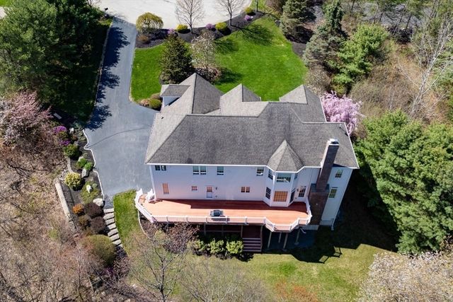 18 Manchester Dr, Wrentham, MA 02093
