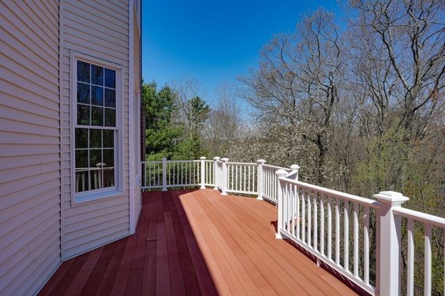 18 Manchester Dr, Wrentham, MA 02093