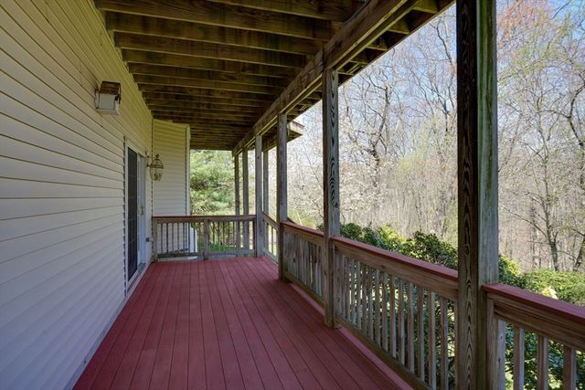 18 Manchester Dr, Wrentham, MA 02093