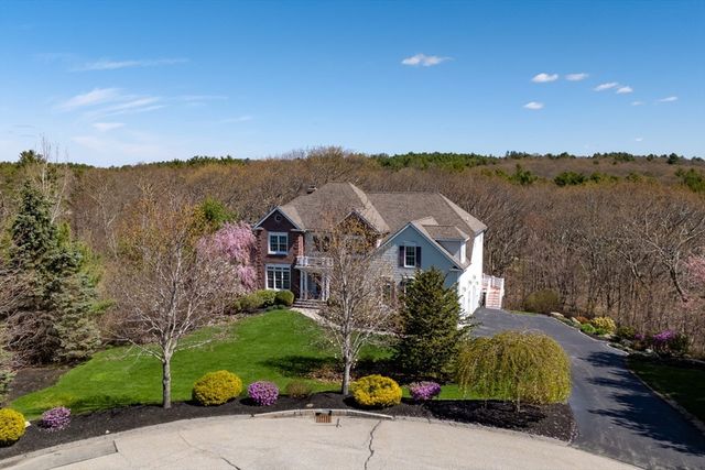 18 Manchester Dr, Wrentham, MA 02093