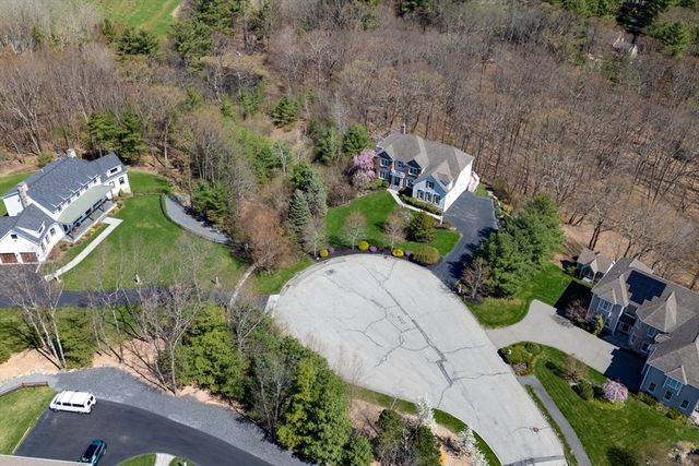 18 Manchester Dr, Wrentham, MA 02093