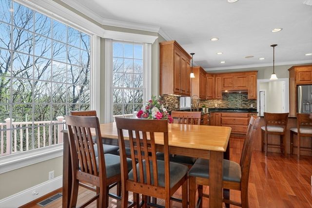 18 Manchester Dr, Wrentham, MA 02093