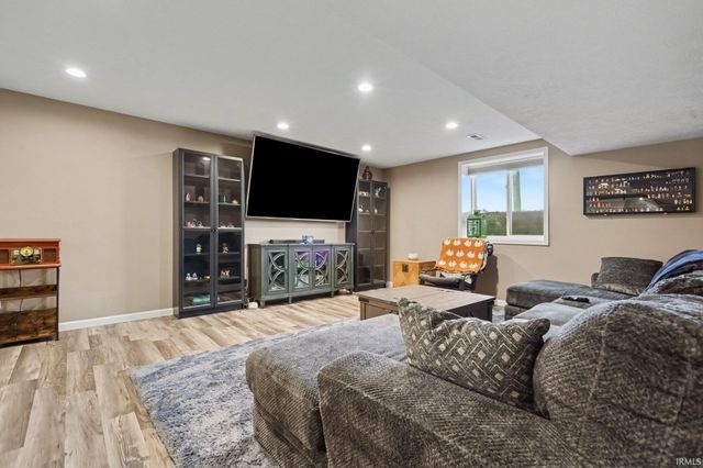 54825 Black Oak Court, Bristol, IN 46507