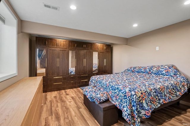 54825 Black Oak Court, Bristol, IN 46507