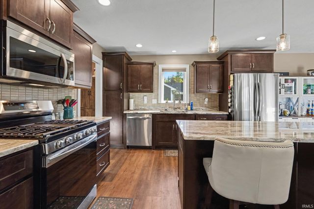 54825 Black Oak Court, Bristol, IN 46507