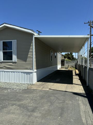 820 S Chinowth Road 80, Visalia, CA 93277