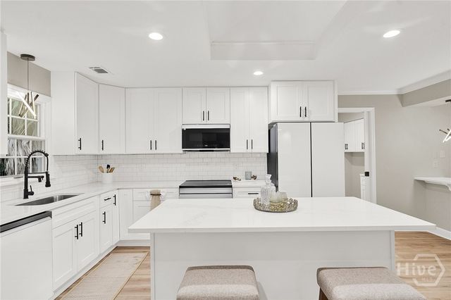 5 Fletcher Lane, Savannah, GA 31411