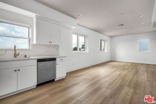 4701 Saturn Street, Los Angeles, CA 90019