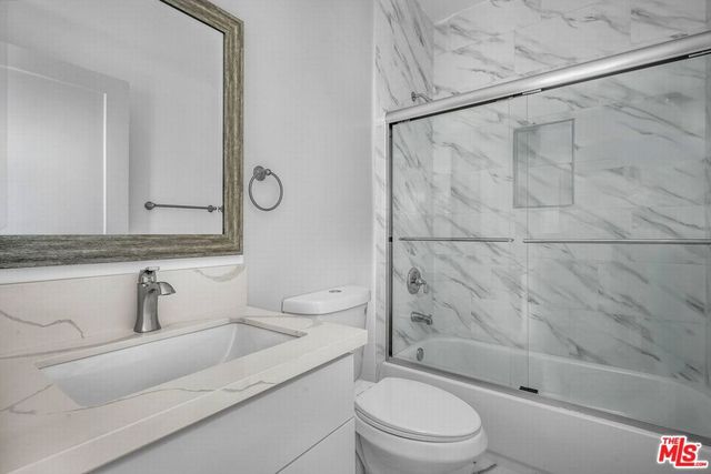 4701 Saturn Street, Los Angeles, CA 90019