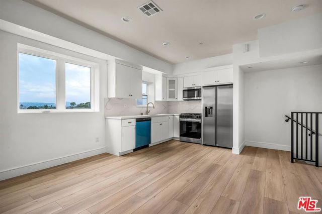 4701 Saturn Street, Los Angeles, CA 90019