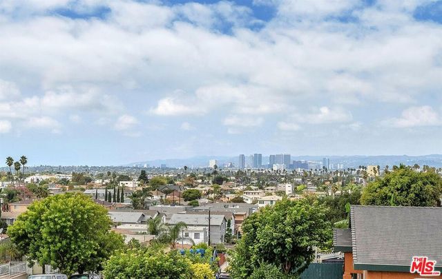 4701 Saturn Street, Los Angeles, CA 90019