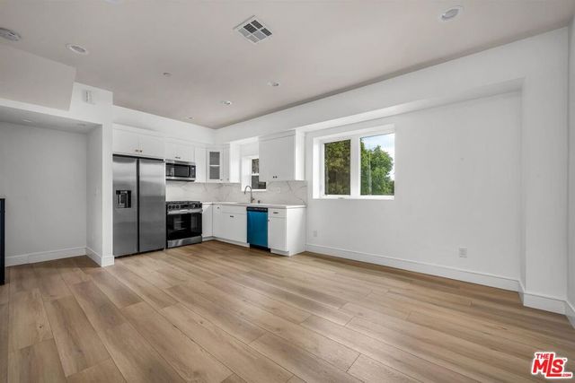 4701 Saturn Street, Los Angeles, CA 90019