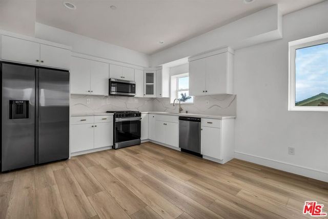 4701 Saturn Street, Los Angeles, CA 90019