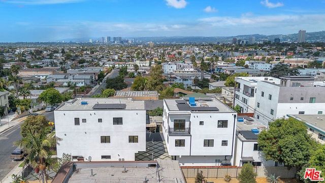 4701 Saturn Street, Los Angeles, CA 90019