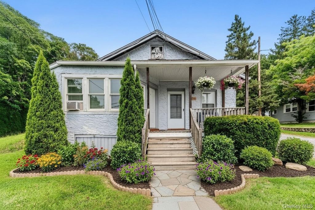 378 E Main Street, Jefferson Valley, NY 10535