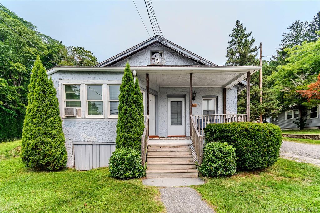 378 E Main Street, Jefferson Valley, NY 10535 — photo 2