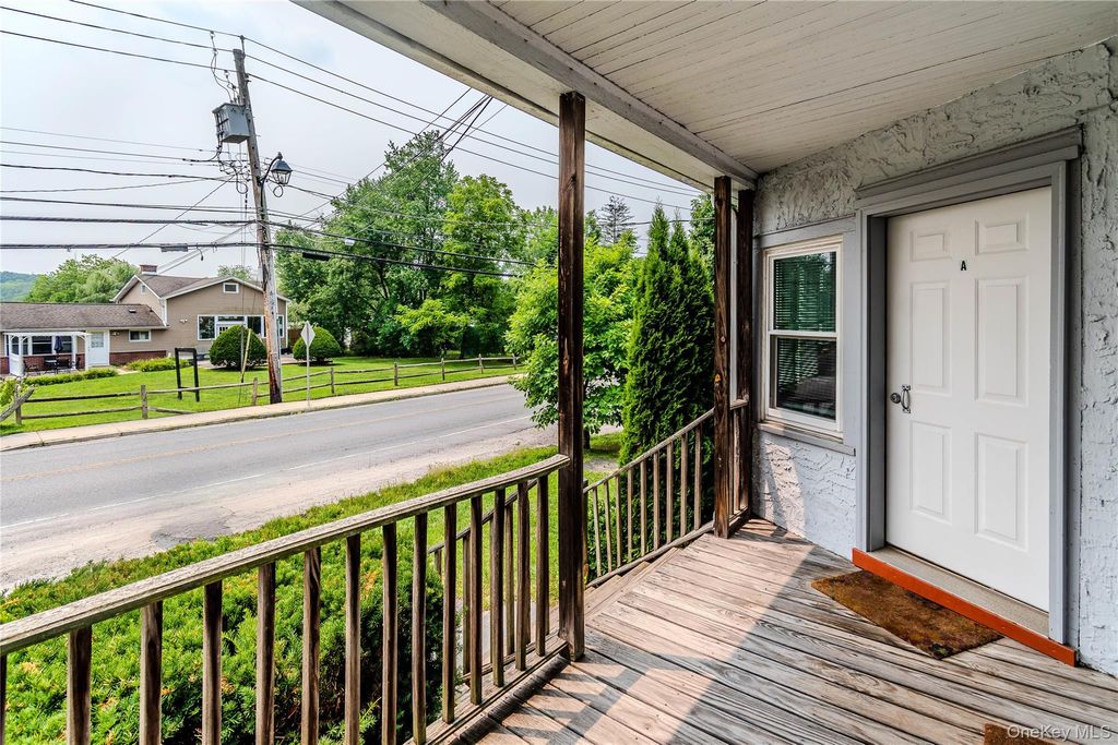 378 E Main Street, Jefferson Valley, NY 10535 — photo 3