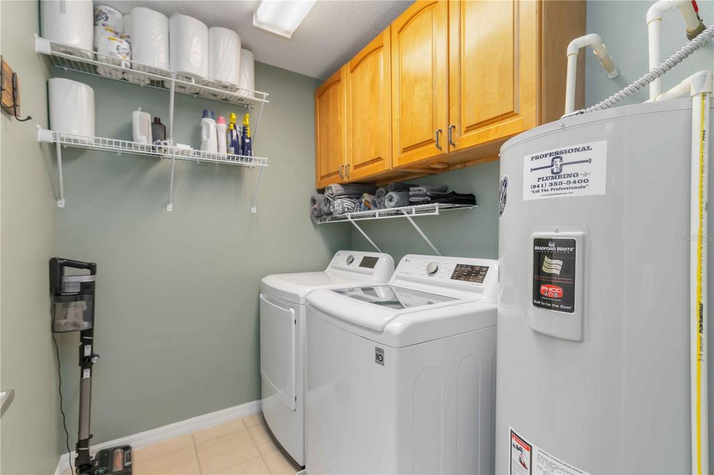 Image 20 of property listing at 8614 MAJESTIC ELM COURT, Lakewood Ranch, FL 34202