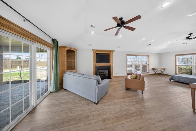 3 Oak Ridge Lane, Bentonville, AR 72712