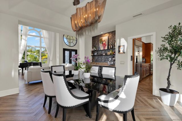 1563 Andorre Gln, Escondido, CA 92029
