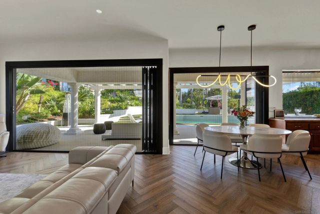 1563 Andorre Gln, Escondido, CA 92029