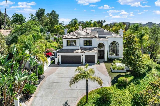 1563 Andorre Gln, Escondido, CA 92029