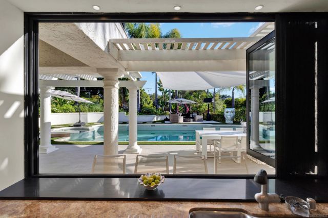 1563 Andorre Gln, Escondido, CA 92029