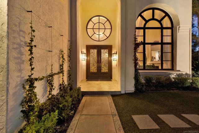 1563 Andorre Gln, Escondido, CA 92029