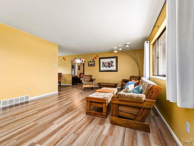 27454 Preston Rd, Pueblo, CO 81006