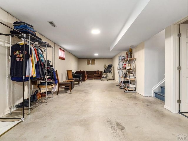 27454 Preston Rd, Pueblo, CO 81006