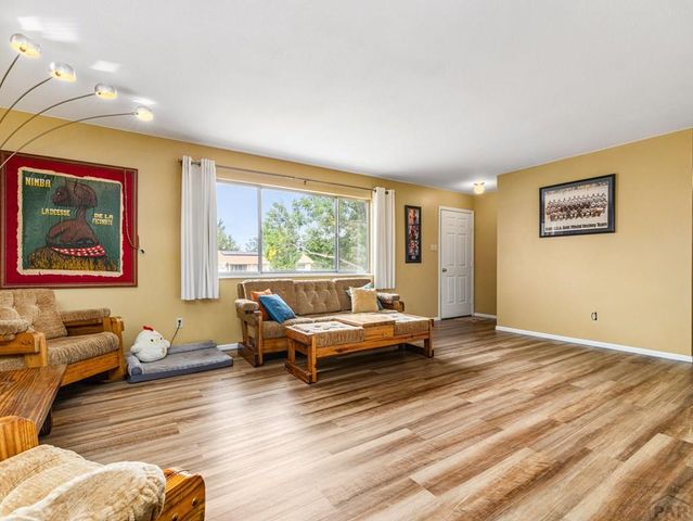 27454 Preston Rd, Pueblo, CO 81006