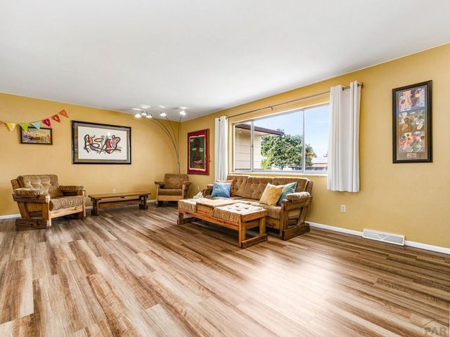 27454 Preston Rd, Pueblo, CO 81006