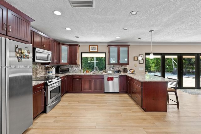 7430 SW 142nd Terrace, Palmetto Bay, FL 33158