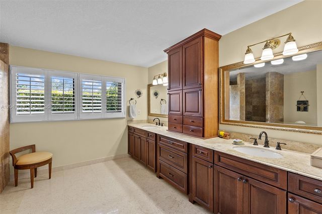 7430 SW 142nd Terrace, Palmetto Bay, FL 33158