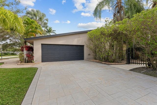 7430 SW 142nd Terrace, Palmetto Bay, FL 33158