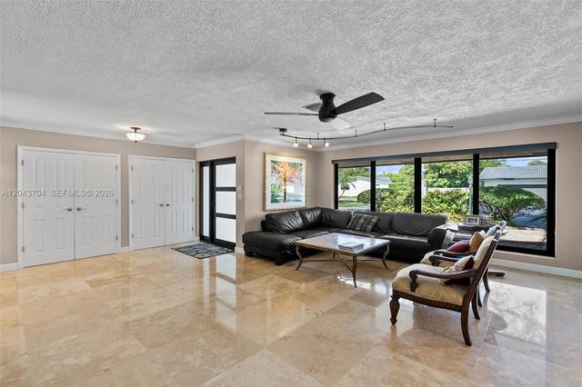 7430 SW 142nd Terrace, Palmetto Bay, FL 33158