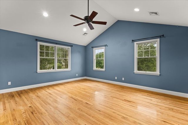 22 Red Pine Ln, Wareham, MA 02571