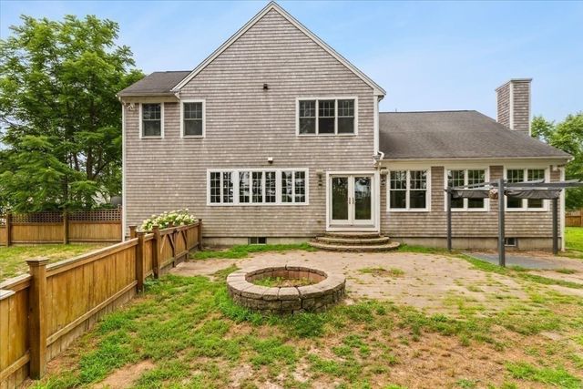 22 Red Pine Ln, Wareham, MA 02571
