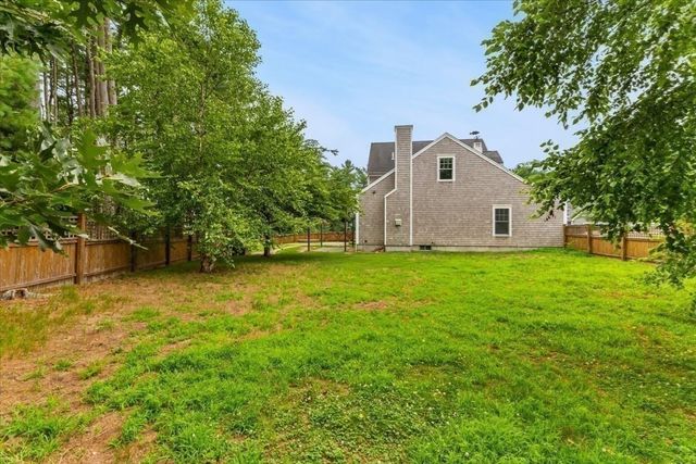 22 Red Pine Ln, Wareham, MA 02571
