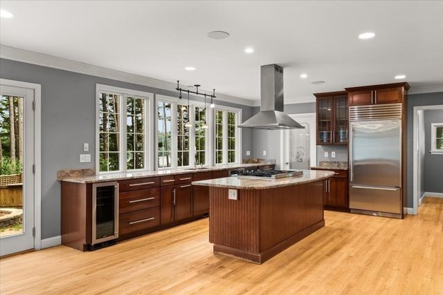 22 Red Pine Ln, Wareham, MA 02571