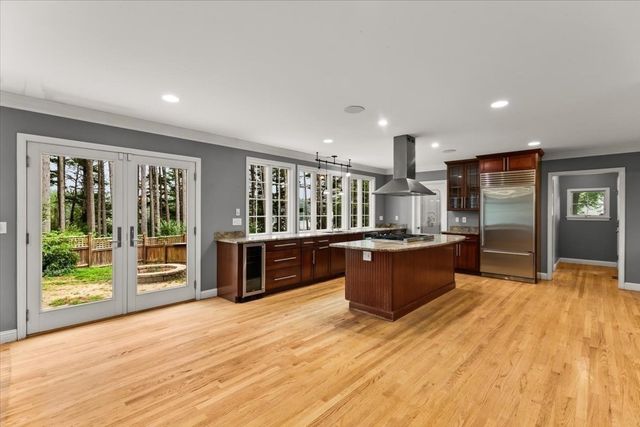 22 Red Pine Ln, Wareham, MA 02571