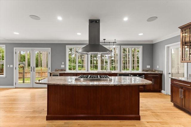 22 Red Pine Ln, Wareham, MA 02571