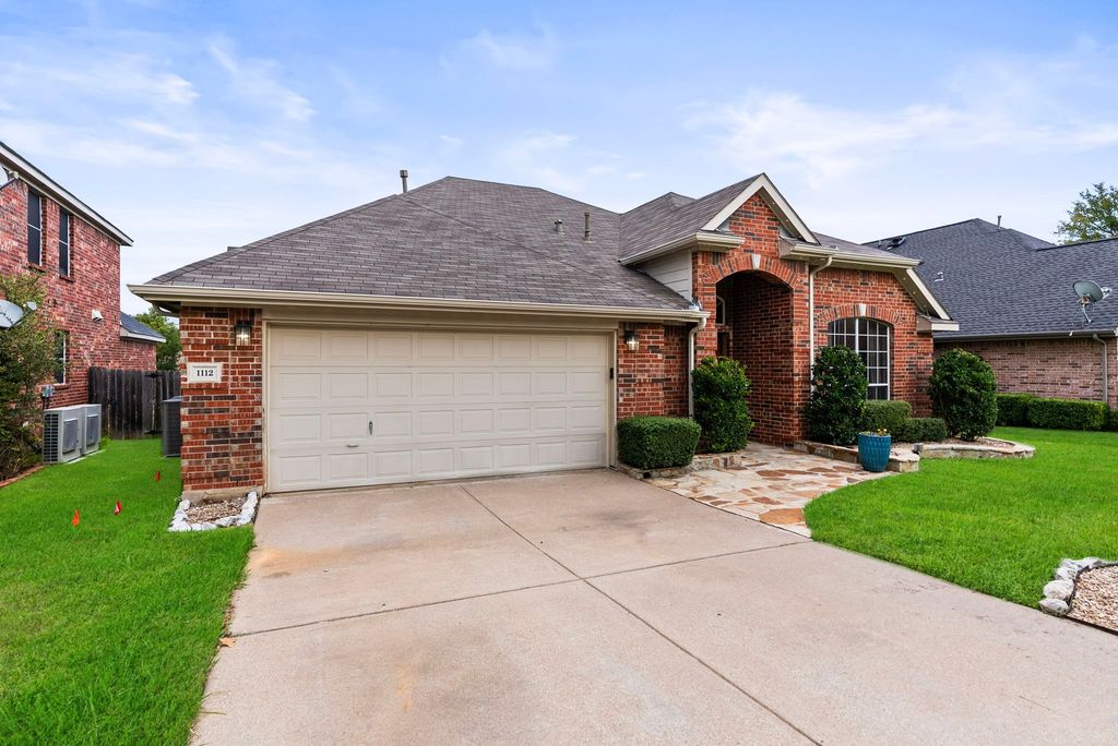 1112 Wentwood Drive, Corinth, TX 76210 — photo 2