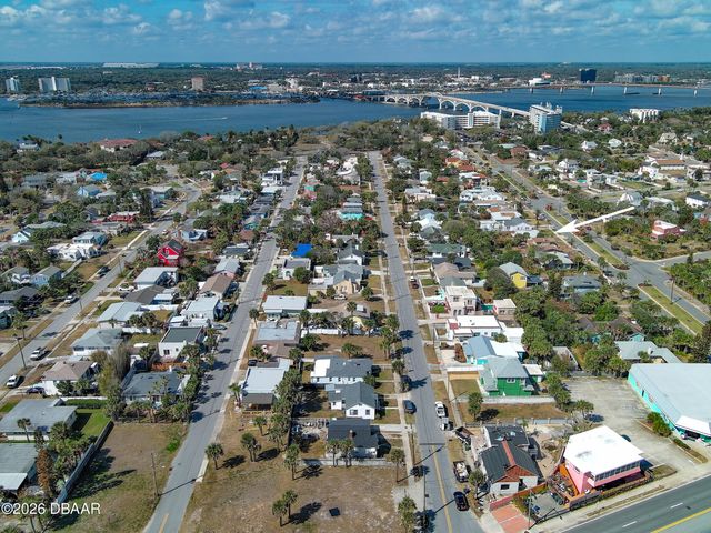 516 Bostwick Avenue, Daytona Beach, FL 32118